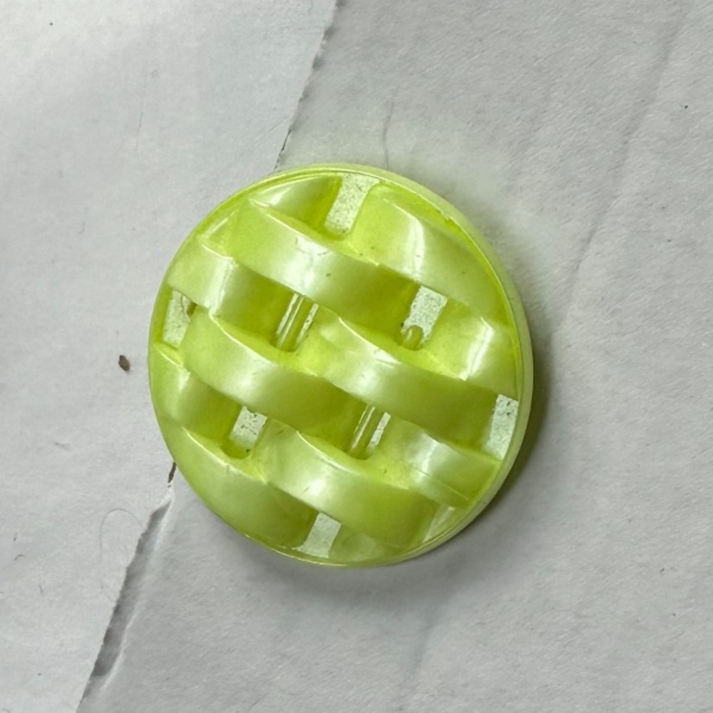 Vintage clip-on round green/yellow-green earrings